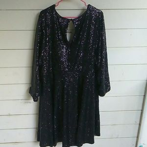 TORRID 2X BLACK SEQUENCE KNEE LENGTH DRESS